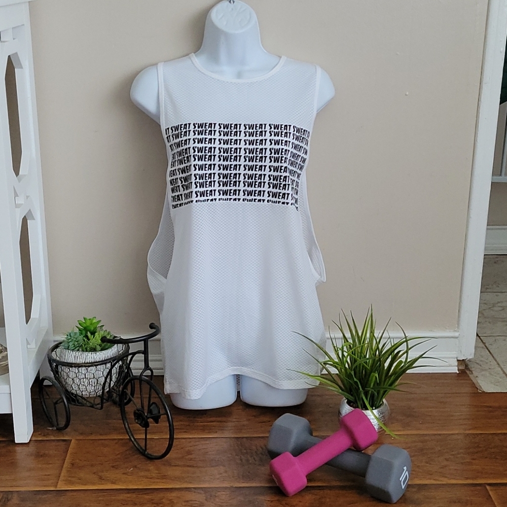 Forever 21 muscle top size M